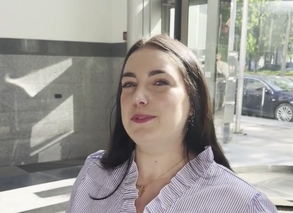 Lisa, gestionnaire de dossiers, en interview pour nos 10 ans